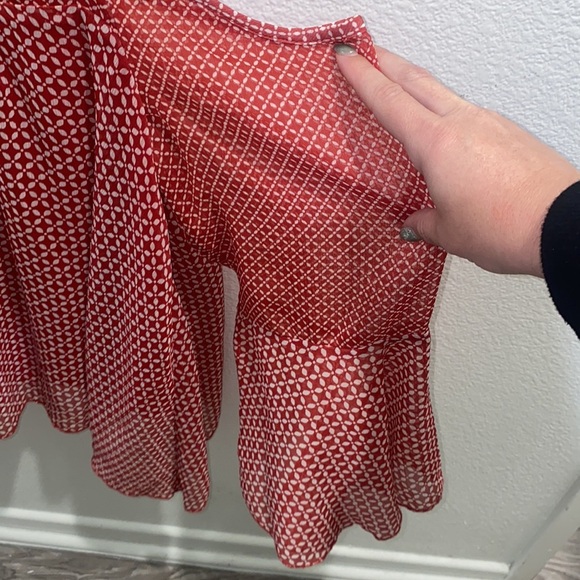 Lucky Brand Cold Shoulder Printed Flutter Sleeve Top - Picture 3 of 6